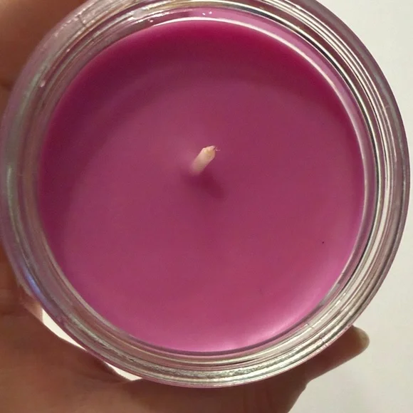 Mainstays Purple Float All Day candle - Picture 3 of 3
